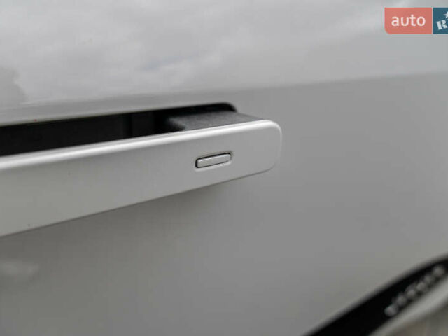 Серый Ягуар I-Pace, объемом двигателя 0 л и пробегом 40 тыс. км за 33900 $, фото 34 на Automoto.ua