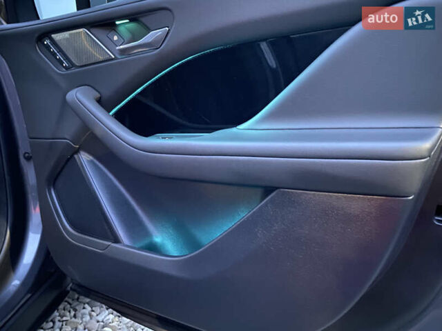 Серый Ягуар I-Pace, объемом двигателя 0 л и пробегом 79 тыс. км за 27900 $, фото 148 на Automoto.ua