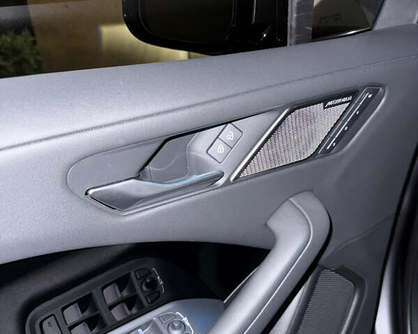 Серый Ягуар I-Pace, объемом двигателя 0 л и пробегом 57 тыс. км за 29000 $, фото 35 на Automoto.ua