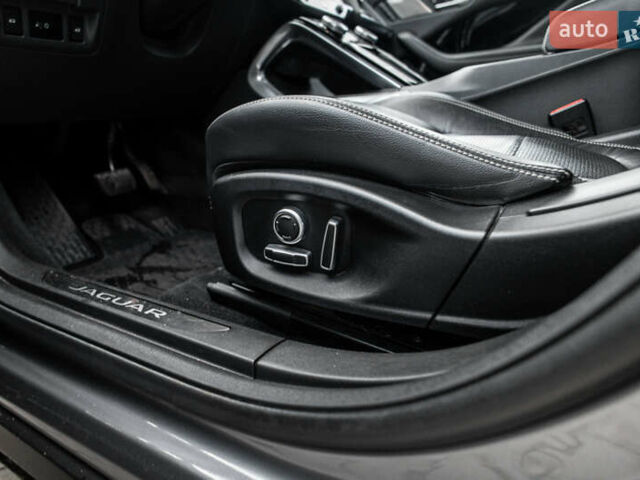 Серый Ягуар I-Pace, объемом двигателя 0 л и пробегом 114 тыс. км за 30900 $, фото 17 на Automoto.ua