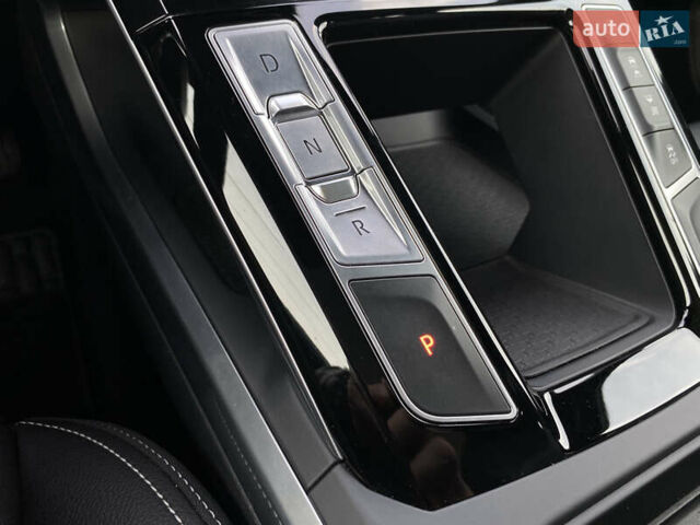 Серый Ягуар I-Pace, объемом двигателя 0 л и пробегом 79 тыс. км за 27900 $, фото 117 на Automoto.ua