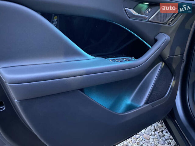 Серый Ягуар I-Pace, объемом двигателя 0 л и пробегом 79 тыс. км за 27900 $, фото 47 на Automoto.ua