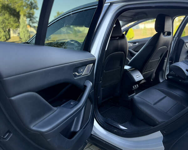 Серый Ягуар I-Pace, объемом двигателя 0 л и пробегом 100 тыс. км за 23000 $, фото 35 на Automoto.ua