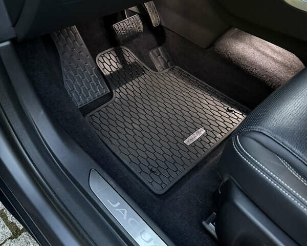 Серый Ягуар I-Pace, объемом двигателя 0 л и пробегом 57 тыс. км за 29000 $, фото 24 на Automoto.ua