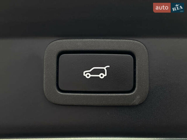 Серый Ягуар I-Pace, объемом двигателя 0 л и пробегом 79 тыс. км за 27900 $, фото 135 на Automoto.ua