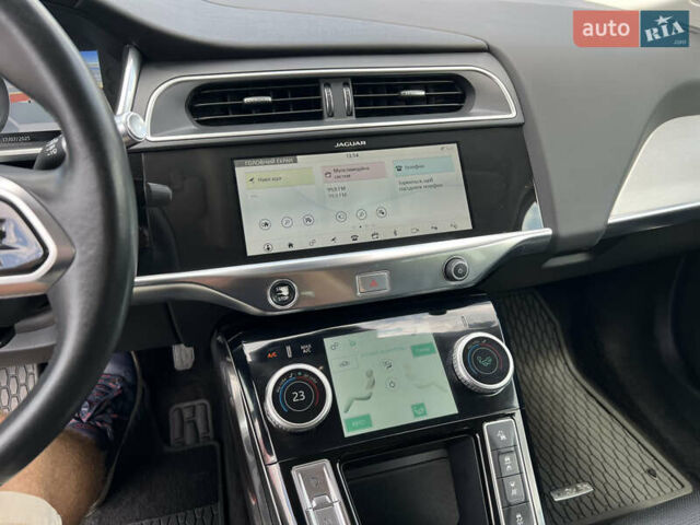 Серый Ягуар I-Pace, объемом двигателя 0 л и пробегом 139 тыс. км за 22794 $, фото 16 на Automoto.ua