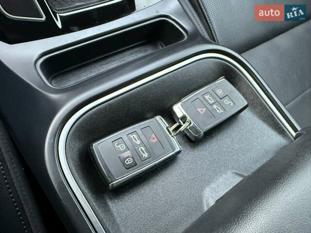 Серый Ягуар I-Pace, объемом двигателя 0 л и пробегом 92 тыс. км за 19999 $, фото 67 на Automoto.ua