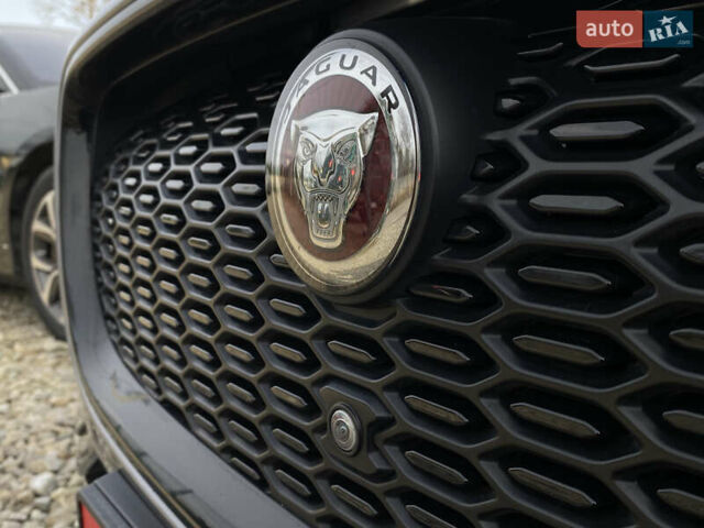 Серый Ягуар I-Pace, объемом двигателя 0 л и пробегом 79 тыс. км за 27900 $, фото 9 на Automoto.ua