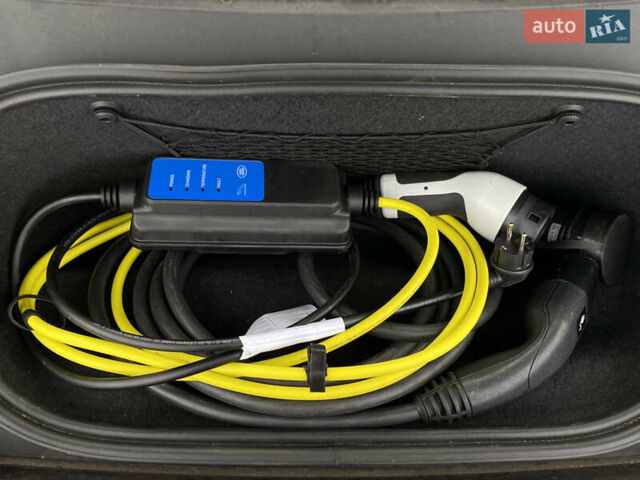 Серый Ягуар I-Pace, объемом двигателя 0 л и пробегом 79 тыс. км за 27900 $, фото 39 на Automoto.ua