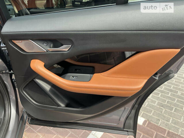 Серый Ягуар I-Pace, объемом двигателя 0 л и пробегом 60 тыс. км за 33000 $, фото 8 на Automoto.ua