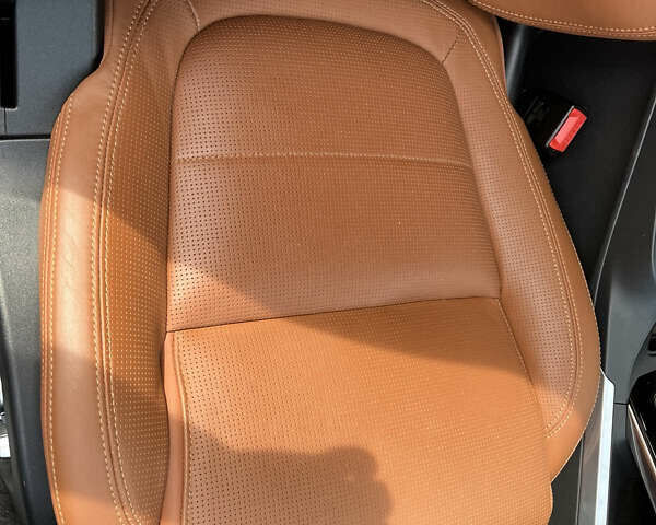 Серый Ягуар I-Pace, объемом двигателя 0 л и пробегом 60 тыс. км за 33000 $, фото 6 на Automoto.ua