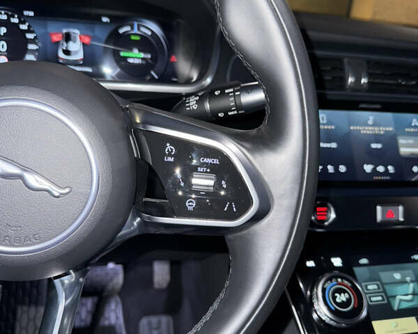Серый Ягуар I-Pace, объемом двигателя 0 л и пробегом 57 тыс. км за 29000 $, фото 27 на Automoto.ua