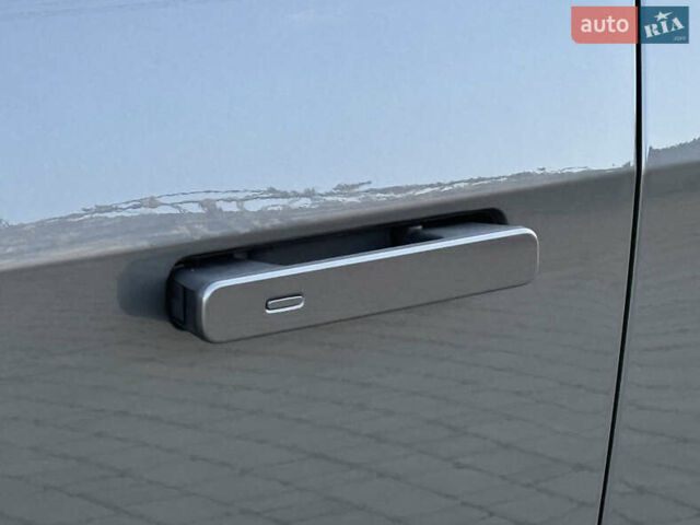 Серый Ягуар I-Pace, объемом двигателя 0 л и пробегом 126 тыс. км за 22800 $, фото 17 на Automoto.ua