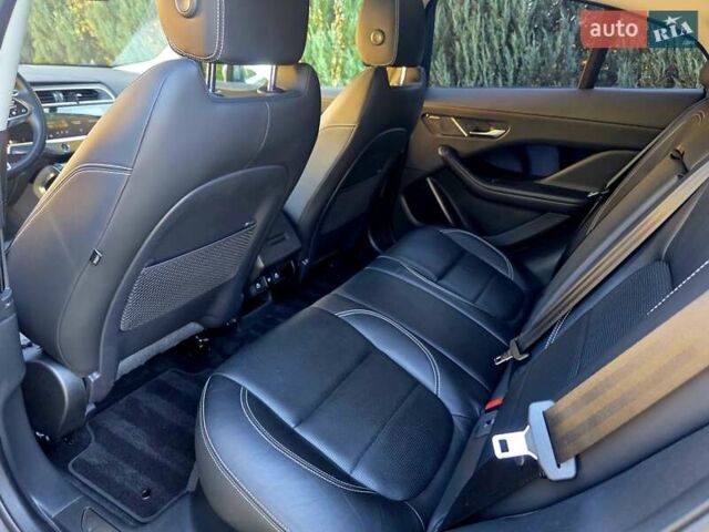 Серый Ягуар I-Pace, объемом двигателя 0 л и пробегом 106 тыс. км за 29900 $, фото 14 на Automoto.ua