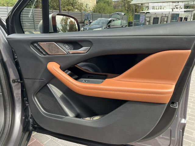 Серый Ягуар I-Pace, объемом двигателя 0 л и пробегом 60 тыс. км за 33000 $, фото 9 на Automoto.ua