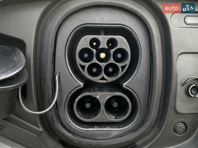 Серый Ягуар I-Pace, объемом двигателя 0 л и пробегом 79 тыс. км за 27900 $, фото 38 на Automoto.ua