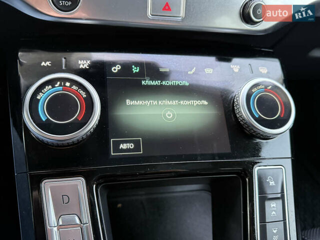 Серый Ягуар I-Pace, объемом двигателя 0 л и пробегом 92 тыс. км за 19999 $, фото 64 на Automoto.ua