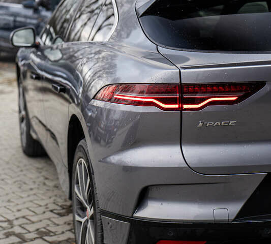 Серый Ягуар I-Pace, объемом двигателя 0 л и пробегом 114 тыс. км за 30900 $, фото 7 на Automoto.ua