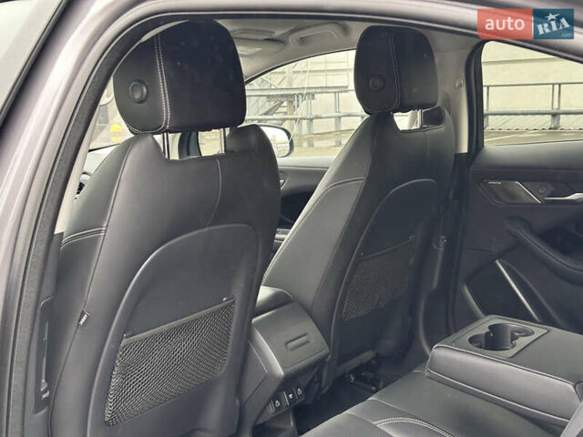 Серый Ягуар I-Pace, объемом двигателя 0 л и пробегом 118 тыс. км за 25900 $, фото 69 на Automoto.ua