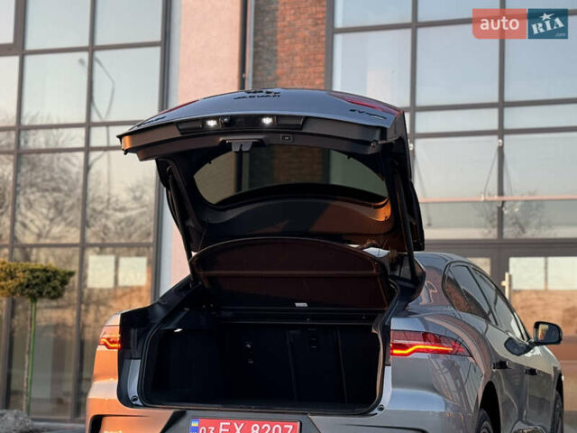 Серый Ягуар I-Pace, объемом двигателя 0 л и пробегом 89 тыс. км за 29300 $, фото 36 на Automoto.ua