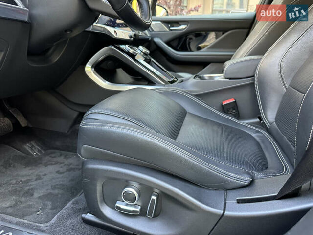Серый Ягуар I-Pace, объемом двигателя 0 л и пробегом 82 тыс. км за 30900 $, фото 48 на Automoto.ua