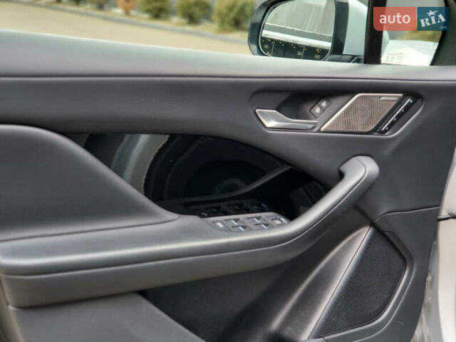Серый Ягуар I-Pace, объемом двигателя 0 л и пробегом 288 тыс. км за 21999 $, фото 27 на Automoto.ua