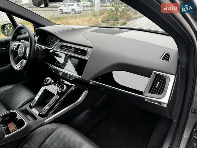 Серый Ягуар I-Pace, объемом двигателя 0 л и пробегом 98 тыс. км за 29700 $, фото 45 на Automoto.ua
