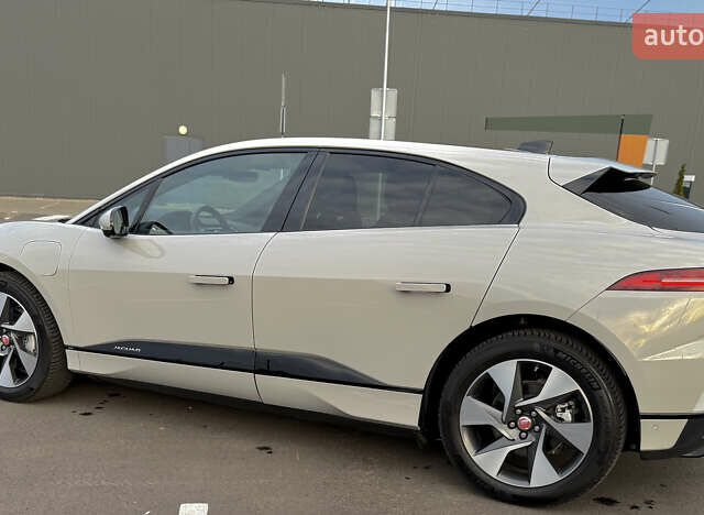 Серый Ягуар I-Pace, объемом двигателя 0 л и пробегом 85 тыс. км за 31999 $, фото 2 на Automoto.ua