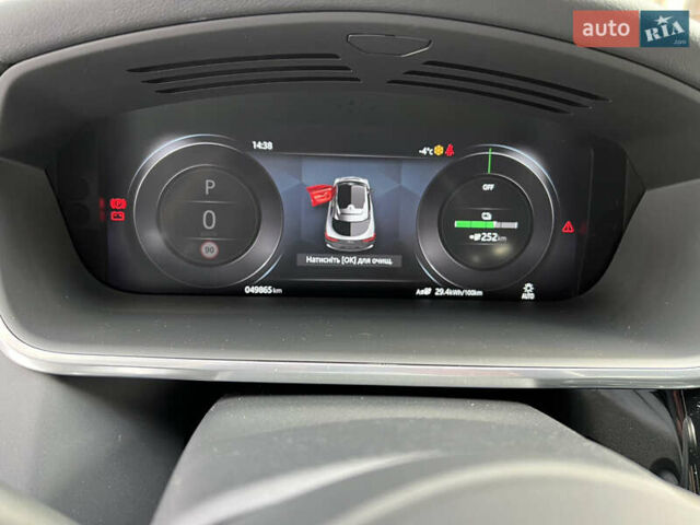 Серый Ягуар I-Pace, объемом двигателя 0 л и пробегом 49 тыс. км за 35900 $, фото 16 на Automoto.ua