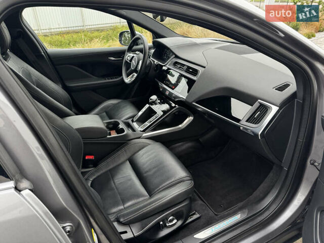 Серый Ягуар I-Pace, объемом двигателя 0 л и пробегом 98 тыс. км за 29700 $, фото 33 на Automoto.ua