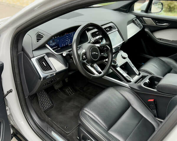 Серый Ягуар I-Pace, объемом двигателя 0 л и пробегом 85 тыс. км за 31999 $, фото 39 на Automoto.ua