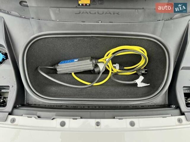 Ягуар I-Pace 2021 в Киеве на Automoto.ua Серый Ягуар I-Pace, объемом двигателя 0 л и пробегом 85 тыс. км за 32400 $, фото 40 на Automoto.ua