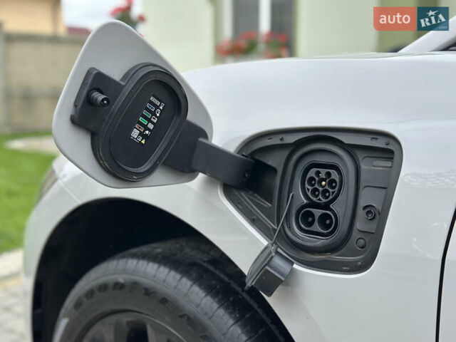 Серый Ягуар I-Pace, объемом двигателя 0 л и пробегом 115 тыс. км за 27000 $, фото 49 на Automoto.ua