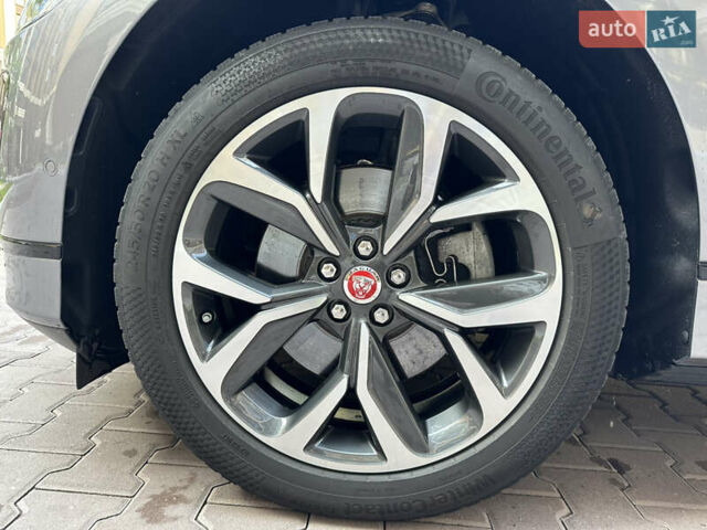 Серый Ягуар I-Pace, объемом двигателя 0 л и пробегом 82 тыс. км за 30900 $, фото 11 на Automoto.ua