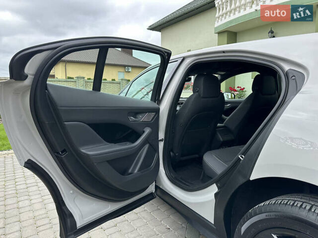Серый Ягуар I-Pace, объемом двигателя 0 л и пробегом 115 тыс. км за 27000 $, фото 95 на Automoto.ua