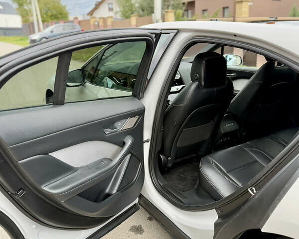 Серый Ягуар I-Pace, объемом двигателя 0 л и пробегом 85 тыс. км за 31999 $, фото 49 на Automoto.ua