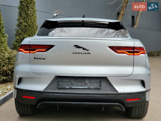 Серый Ягуар I-Pace, объемом двигателя 0 л и пробегом 288 тыс. км за 21999 $, фото 4 на Automoto.ua