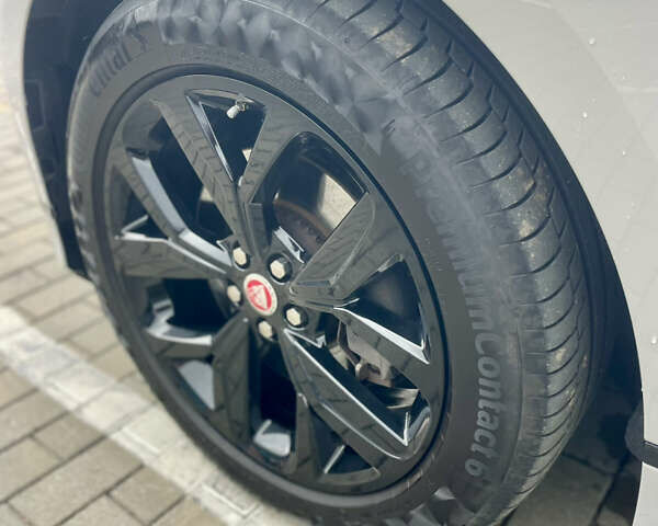 Серый Ягуар I-Pace, объемом двигателя 0 л и пробегом 79 тыс. км за 30500 $, фото 63 на Automoto.ua