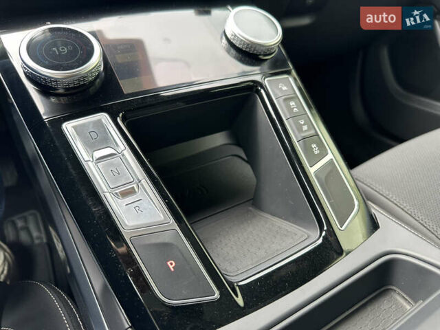 Серый Ягуар I-Pace, объемом двигателя 0 л и пробегом 115 тыс. км за 27000 $, фото 82 на Automoto.ua