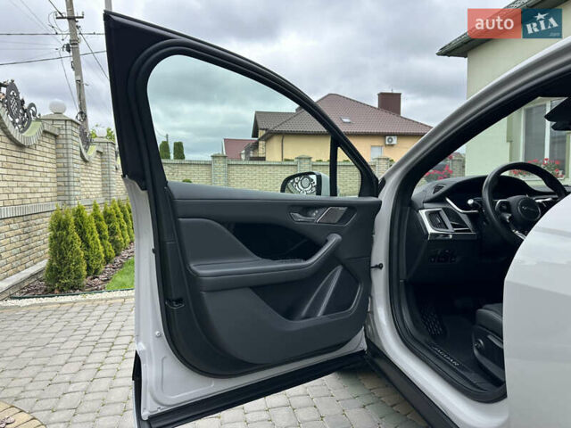 Серый Ягуар I-Pace, объемом двигателя 0 л и пробегом 115 тыс. км за 27000 $, фото 56 на Automoto.ua