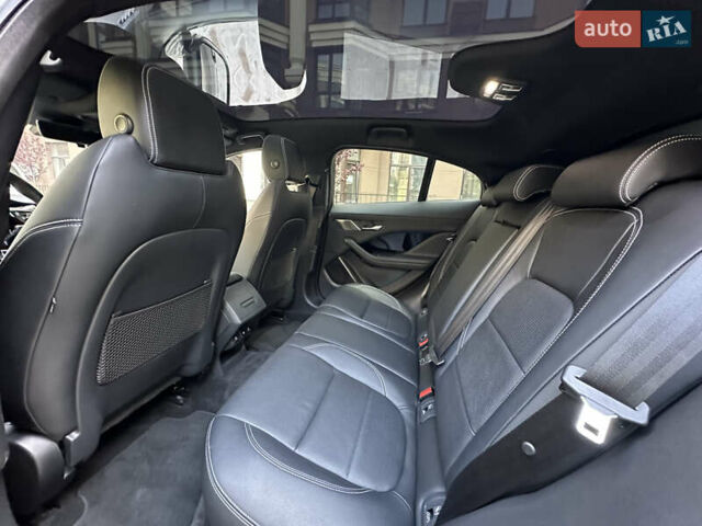 Серый Ягуар I-Pace, объемом двигателя 0 л и пробегом 82 тыс. км за 30900 $, фото 43 на Automoto.ua
