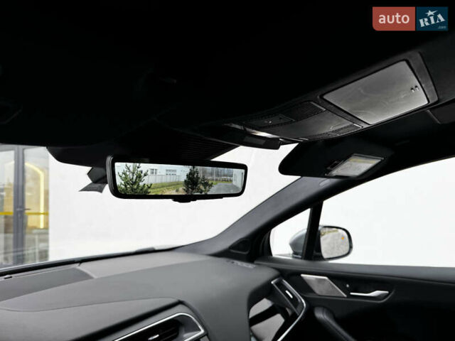 Серый Ягуар I-Pace, объемом двигателя 0 л и пробегом 98 тыс. км за 29700 $, фото 32 на Automoto.ua