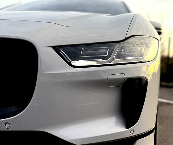 Серый Ягуар I-Pace, объемом двигателя 0 л и пробегом 85 тыс. км за 31999 $, фото 29 на Automoto.ua