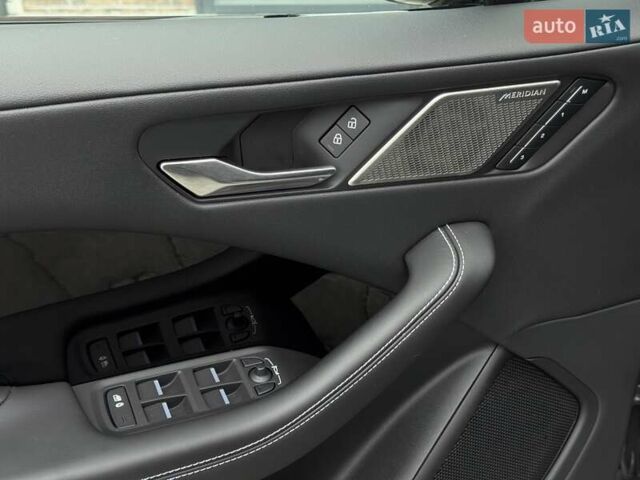 Серый Ягуар I-Pace, объемом двигателя 0 л и пробегом 91 тыс. км за 28900 $, фото 46 на Automoto.ua