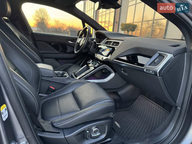 Серый Ягуар I-Pace, объемом двигателя 0 л и пробегом 89 тыс. км за 29300 $, фото 40 на Automoto.ua