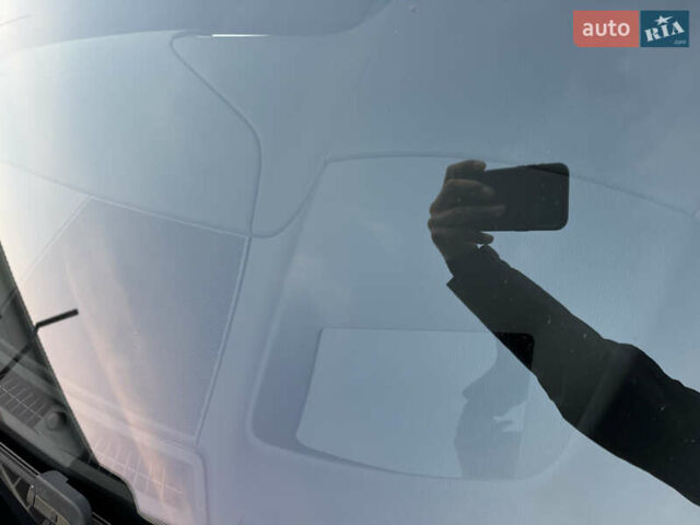 Серый Ягуар I-Pace, объемом двигателя 0 л и пробегом 86 тыс. км за 28300 $, фото 13 на Automoto.ua