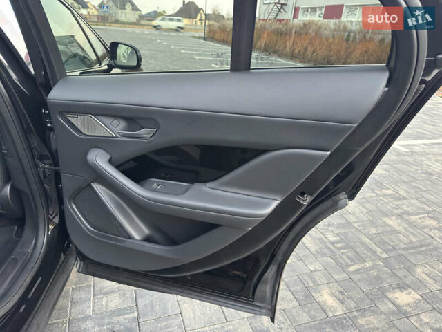 Серый Ягуар I-Pace, объемом двигателя 0 л и пробегом 86 тыс. км за 28300 $, фото 26 на Automoto.ua