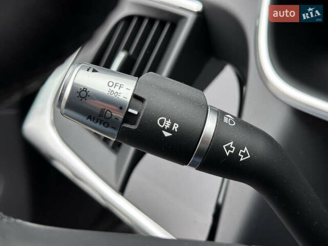 Серый Ягуар I-Pace, объемом двигателя 0 л и пробегом 118 тыс. км за 25900 $, фото 44 на Automoto.ua