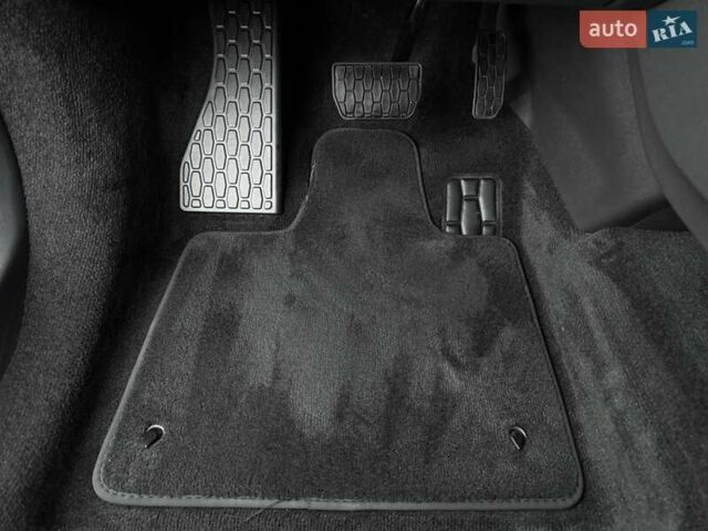 Сірий Ягуар I-Pace, об'ємом двигуна 0 л та пробігом 90 тис. км за 27999 $, фото 44 на Automoto.ua