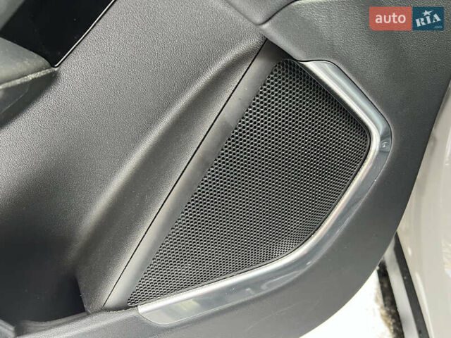 Серый Ягуар I-Pace, объемом двигателя 0 л и пробегом 49 тыс. км за 35900 $, фото 15 на Automoto.ua